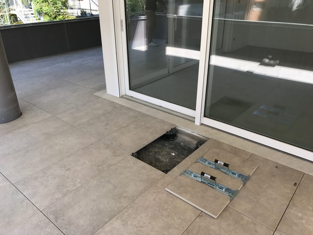 KERAMIKA ZA NOVOGRADNJO - ODSTRANITEV PLOŠČE